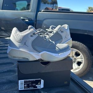 Grey Air Jordans 4 Retro (GS)